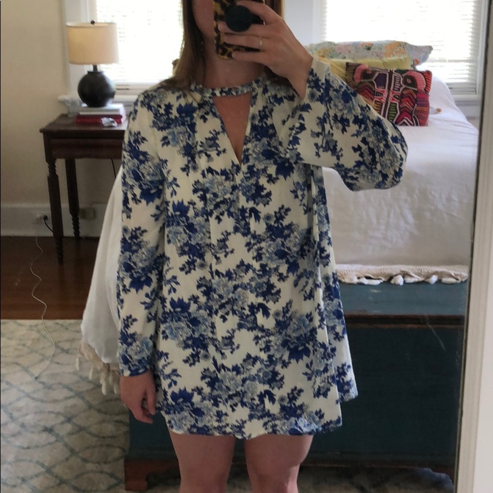 En creme flower tunic - Picture 2 of 8